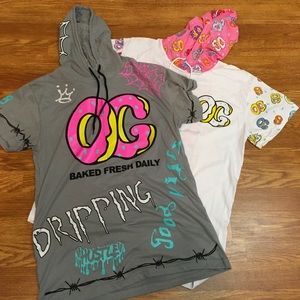 Set of 2 Fresh Laundry tee-shirts with hoods size M & L from Zumiez